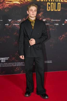 Julius Henri Busch at the premiere of the ARD mini-series Schwarzes Gold in the Kuppelsaal Hanover, 04 11 2025 Foto:xU.xStammx xFuturexImagex gold_5168