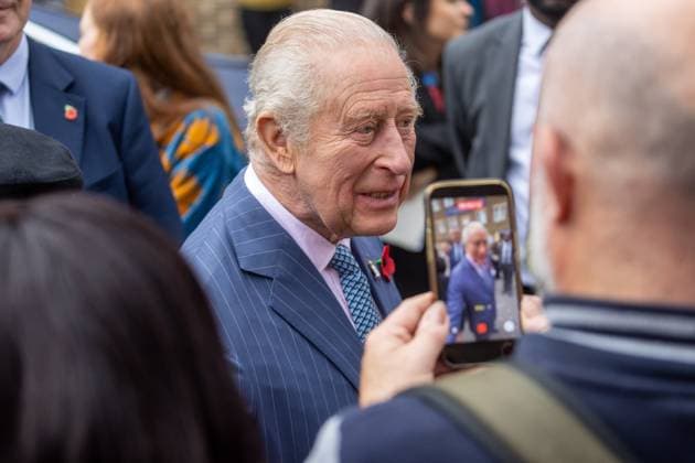 King Charles III visits veteran health care center in London LONDON, UNITED KINGDOM - November 5: King Charles III leaves Chatfield Health Care in London, United Kingdom on November 5, 2025. King Charles’s visit to Chatfield. a center offering specialist health care to veterans, came ahead of Armistice Day anniversary. Ilyas Tayfun Salci Anadolu London United Kingdom. Editorial use only. Please get in touch for any other usage.  Copyright: x2025xAnadoluxÄ°lyasxTayfunxSalcÄ±x