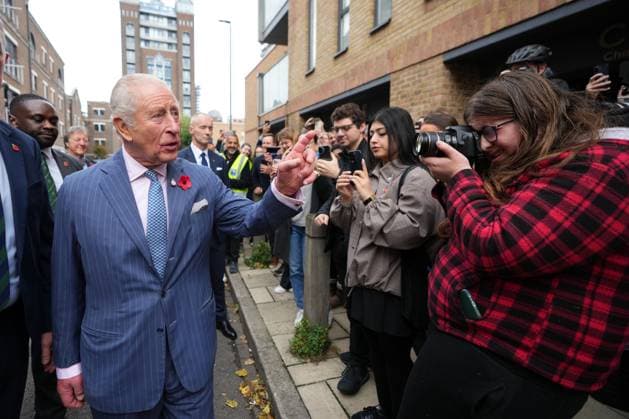 . 05 11 2025. London, United Kingdom. King Charles III during visit at Chatfield Health Care in London.  xPoolx xi-Imagesx IIM-26354-0008