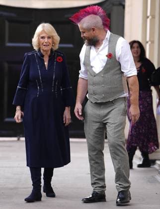 . 05 11 2025. London, United Kingdom. Queen Camilla with social media star ÔSpudmanÕ during a reception to celebrate community volunteering at Clarence House in London.  xPoolx xi-Imagesx IIM-26355-0025