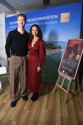 Musical performer Oedo Koipers Katia Bischoff Muenchen 05 11 2025 Press Club Muenchen Presentation Musical at the Festspielhaus Neuschwanstein German premiere of RUDOLF Der letzte Kuss Fuessen Foto Muenchen