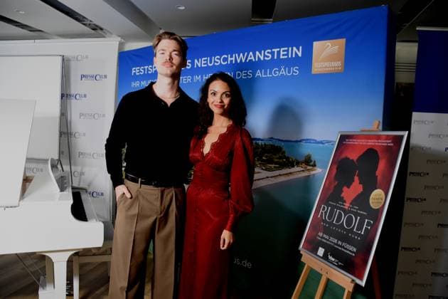 Musical performer Oedo Koipers Katia Bischoff Muenchen 05 11 2025 Press Club Muenchen Presentation Musical at the Festspielhaus Neuschwanstein German premiere of RUDOLF Der letzte Kuss Fuessen Foto Muenchen