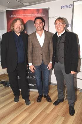 Benjamin Sahler Director, Festspielhaus Neuschwanstein Alex Balga Director Thomas Linsmayer Deutsches Theater GF Muenchen 05 11 2025 Press Club Muenchen Presentation Musical at Festspielhaus Neuschwanstein German premiere of RUDOLF Der letzte Kuss Fuessen Foto Muenchen