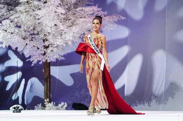 Miss Universe 2025 In Bangkok. Miss Singapore Annika Sager presents on stage during the official Miss Universe 2025 welcome event in Bangkok, Thailand, on November 5, 2025. Women representing 120 nations compete in the 74th edition of the Miss Universe pageant, which is held in Thailand. Bangkok Thailand  Copyright: xAnusakxLaowilasx originalFilename: laowilas-notitle251105_npiWZ.jpg