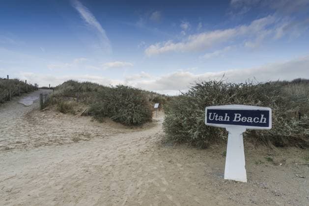 Denkmal zur Landung der Invasion in Utah Beach, Normandie, Frankreich Utah Beach invasion landing memorial, Normandy, France Copyright: imageBROKER Mjucha ibxiqx15424979.jpg
