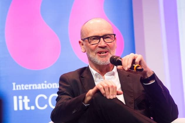 Lit.Cologne Special Edition Simon Beckett, an English author, is seen on the stage of Flora Hall in Cologne, Germany, on November 5, 2025, during the lit.cologne special edition Cologne Germany  Copyright: xYingxTangx originalFilename: tang-notitle251105_npqFd.jpg