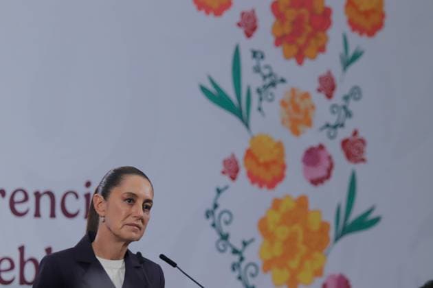 Mexico™s President Claudia Sheinbaum News Conference Mexico™s President Claudia Sheinbaum Pardo speaks during a briefing conference at National Palace. on November 5, 2025 in Mexico City, Mexico. Mexico City CDMX Mexico Copyright: xCarlosxSantiagox