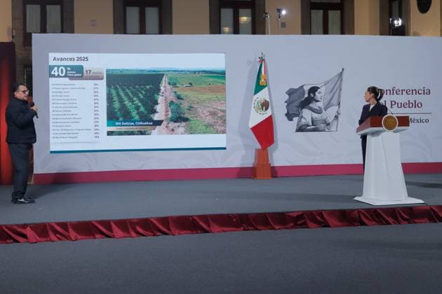 Mexico™s President Claudia Sheinbaum News Conference Mexico™s President Claudia Sheinbaum Pardo speaks during a briefing conference at National Palace. on November 5, 2025 in Mexico City, Mexico. Mexico City CDMX Mexico Copyright: xCarlosxSantiagox