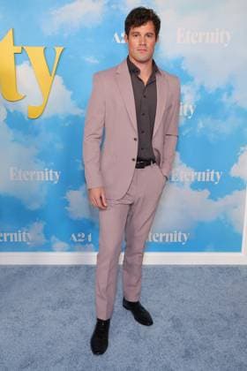 05 November 2025 - Los Angeles, California - Jake Picking. Eternity Special Film Screening held at AMC Century City 15. Los Angeles USA - ZUMAa123 20251105_zaa_a123_149 Copyright: xADx