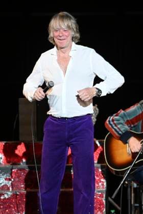 Helge Schneider live at a concert of his Ein Mann und seine Musik Tour in the Kuppelsaal Hanover, 05 11 2025 Foto:xR.xKeuntjex xFuturexImagex schneider_5107