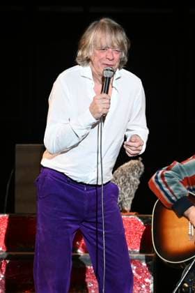 Helge Schneider live at a concert of his Ein Mann und seine Musik Tour in the Kuppelsaal Hanover, 05 11 2025 Foto:xR.xKeuntjex xFuturexImagex schneider_5114