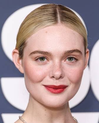 Los Angeles Premiere Of Neon s Sentimental Value American actress and singer Elle Fanning wearing a Fendi Couture dress and Cartier jewelry arrives at the Los Angeles Premiere Of Neon s Sentimental Value held at the DGA Theater Complex at The Directors Guild of America in Los Angeles, California, United States. DGA Theater Complex at The Directors Guild of America, Los Angeles, California, USA California United States  Copyright: xImagexPressxAgencyx originalFilename: collin-losangel251106_np0d2.jpg