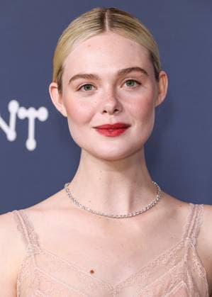 Los Angeles Premiere Of Neon s Sentimental Value American actress and singer Elle Fanning wearing a Fendi Couture dress and Cartier jewelry arrives at the Los Angeles Premiere Of Neon s Sentimental Value held at the DGA Theater Complex at The Directors Guild of America in Los Angeles, California, United States. DGA Theater Complex at The Directors Guild of America, Los Angeles, California, USA California United States  Copyright: xImagexPressxAgencyx originalFilename: collin-losangel251106_npNIo.jpg