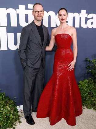 Los Angeles Premiere Of Neon s Sentimental Value Danish-Norwegian filmmaker Joachim Trier and Norwegian actress Renate Reinsve wearing a Schiaparelli FW25 Couture gown arrive at the Los Angeles Premiere Of Neon s Sentimental Value held at the DGA Theater Complex at The Directors Guild of America in Los Angeles, California, United States. DGA Theater Complex at The Directors Guild of America, Los Angeles, California, USA California United States  Copyright: xImagexPressxAgencyx originalFilename: collin-losangel251106_npn6g.jpg