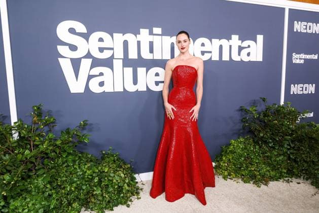 Los Angeles Premiere Of Neon s Sentimental Value Norwegian actress Renate Reinsve wearing a Schiaparelli FW25 Couture gown arrives at the Los Angeles Premiere Of Neon s Sentimental Value held at the DGA Theater Complex at The Directors Guild of America in Los Angeles, California, United States. DGA Theater Complex at The Directors Guild of America, Los Angeles, California, USA California United States  Copyright: xImagexPressxAgencyx originalFilename: collin-losangel251106_npQuS.jpg