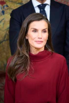 Queen Letizia attends the delivery of the 2024 and 2025 National Innovation and Design Awards Queen Letizia of Spain attends the delivery of the 2024 and 2025 National Innovation and Design Awards at El Pardo Royal Palace on November 6, 2025 in Madrid, Spain Photo by IMAGO MPG Madrid El Pardo Royal Palace Madrid Spain  Copyright: xMPGx