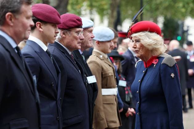 Queen Camilla Attends The 97th Field Of Remembrance Queen Camilla speaks with attendees on a visit to the 97th Field Of Remembrance at Westminster Abbey on November 06, 2025 in London, England. The Field of Remembrance has been held every November since 1928 when The Poppy Factory, of which Queen Camilla is Patron, brought a group of disabled veterans, a tray of poppies and a collecting tin to the grounds of St Margaret s Church at Westminster Abbey., Credit:Avalon.red Avalon United Kingdom, England, London, Westminster Abbey  Copyright: xAvalon.redx xAvalonx 1050721446