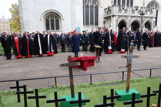 Queen Camilla Attends The 97th Field Of Remembrance Queen Camilla stands in front of the cross of remembrance during a visit to the 97th Field Of Remembrance at Westminster Abbey on November 06, 2025 in London, England. The Field of Remembrance has been held every November since 1928 when The Poppy Factory, of which Queen Camilla is Patron, brought a group of disabled veterans, a tray of poppies and a collecting tin to the grounds of St Margaret s Church at Westminster Abbey., Credit:Avalon.red Avalon United Kingdom, England, London, Westminster Abbey  Copyright: xAvalon.redx xAvalonx 1050721369