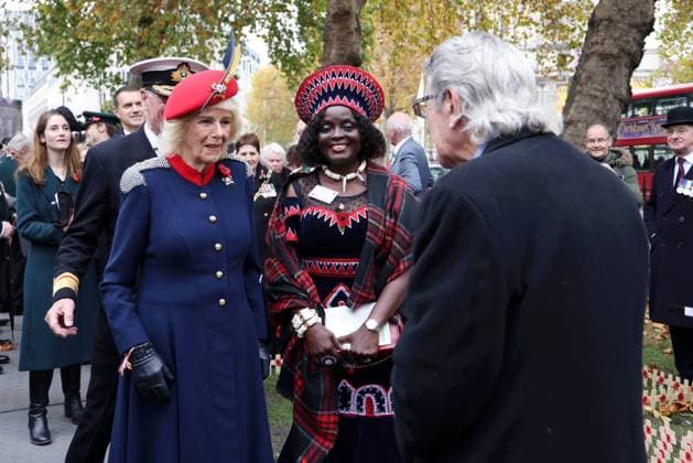 Queen Camilla Attends The 97th Field Of Remembrance Queen Camilla speaks with attendees on a visit to the 97th Field Of Remembrance at Westminster Abbey on November 06, 2025 in London, England. The Field of Remembrance has been held every November since 1928 when The Poppy Factory, of which Queen Camilla is Patron, brought a group of disabled veterans, a tray of poppies and a collecting tin to the grounds of St Margaret s Church at Westminster Abbey., Credit:Avalon.red Avalon United Kingdom, England, London, Westminster Abbey  Copyright: xAvalon.redx xAvalonx 1050723085