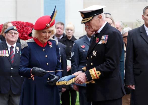 Queen Camilla Attends The 97th Field Of Remembrance Queen Camilla visits the 97th Field Of Remembrance alongside President of the Poppy Factory, Surgeon Rear Admiral Lionel Jarvis CBE DL at Westminster Abbey on November 06, 2025 in London, England. The Field of Remembrance has been held every November since 1928 when The Poppy Factory, of which Queen Camilla is Patron, brought a group of disabled veterans, a tray of poppies and a collecting tin to the grounds of St Margaret s Church at Westminster Abbey., Credit:Avalon.red Avalon United Kingdom, England, London, Westminster Abbey  Copyright: xAvalon.redx xAvalonx 1050733109