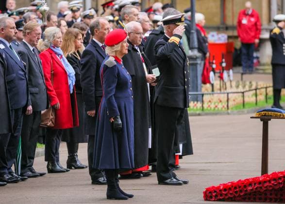 Queen Camilla visits the Field of Remembrance at Westminster Abbey, London, UK London, UK. 06th Nov, 2025. Her Majesty Queen Camilla visits the 97th Field of Remembrance at Westminster Abbey. The Queen is a Patron of the Poppy Factory and plants a Cross of Remembrance before reviewing the plots. The Field of Remembrance then opens to the public from later today., Credit:Imageplotter Avalon  Copyright: xImageplotterx xAvalonx 1050734687