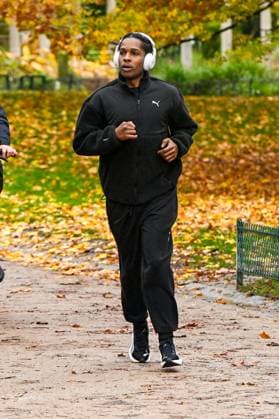 American rapper, songwriter, producer, director and actor A AP Rocky ASAP goes for a jog on an autumn morning in Paris, France, on November 6, 2025 Yehiel Chekroune Bestimage American rapper, songwriter, producer, director and actor A AP Rocky ASAP goes for a jog on an autumn morning in Paris, France, on November 6, 2025 Paris France Copyright: xYehielxChekrounex xBestimagexYehielxChekrounex xBestimagex