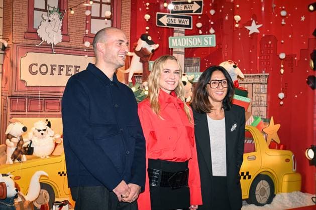 Inauguration of the Printemps Christmas window displays in Paris FA German artist Diane Kruger poses for a photo with Printemps’ marketing director Jean Gasnier and general manager of Printemps Haussmann Laetitia Henry after the inauguration of the Printemps Christmas window displays in Paris, on November 6, 2025. Photo by Firas Abdullah ABACAPRESS.COM Paris Ile-de-France France  Copyright: xAbdullahxFiras ABACAx