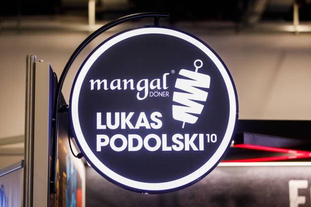Lukas Podolski at the Franchise Expo Germany in Frankfurt Main Frankfurt Main, 06 11 2025 Logo of Mangal Döner at the Franchise Expo Germany in Frankfurt Main Hessen Copyright: xMatthiasxGränzdörferx