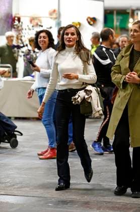 Queen Letizia, surprise attendee in the crowd at the BioCultura Fair Queen Dona Letizia during her visit to the BioCultura fair held at Ifema, November 6, 2025, in Madrid Spain BioCultura is the most important fair of organic products and responsible consumption in Spain with more than 500 exhibitors and 50 000 visitors FERIA CASA REAL REINA Madrid Madrid Madrid Espana  Copyright: xJosexVelascox 7081762