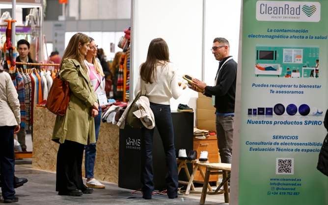 Queen Letizia, surprise attendee in the crowd at the BioCultura Fair Queen Dona Letizia during her visit to the BioCultura fair held at Ifema, November 6, 2025, in Madrid Spain BioCultura is the most important fair of organic products and responsible consumption in Spain with more than 500 exhibitors and 50 000 visitors FERIA CASA REAL REINA Madrid Madrid Madrid Espana  Copyright: xJosexVelascox 7081833