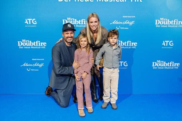 06 11 2025 Düsseldorf The musical hit Mrs. Doubtfire celebrates its German premiere in its new German production of the