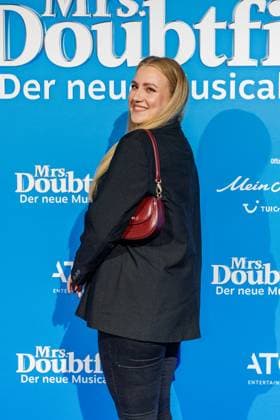 06 11 2025 Düsseldorf The musical hit Mrs Doubtfire celebrates its German premiere in its new German production of the English blockbuster First performed on Broadway in New York at the end of 2