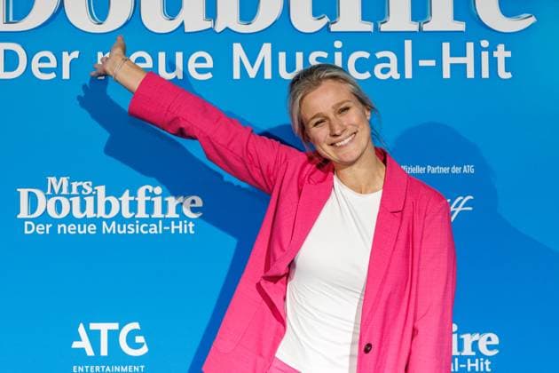 06 11 2025 Düsseldorf The musical hit Mrs. Doubtfire celebrates its German premiere in its new German production of th