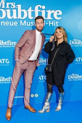 06 11 2025 Düsseldorf The musical hit Mrs Doubtfire celebrates its German premiere in its new German production of the English blockbuster Fir