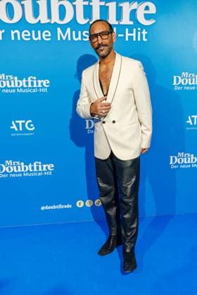 06 11 2025 Düsseldorf The musical hit Mrs Doubtfire celebrates its German premiere in its new German production of the English blockbuster First performed on Broadway i