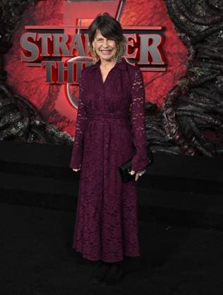˜Stranger Things 5™ World Premiere Linda Hamilton arriving to Stranger Things 5™? world premiere held at the TCL Chinese Theatre on November 6, 2025 in Hollywood, Ca. Hollywood TCL Chinese Theatre California USA Copyright: xLisaxOConnor xAFF-USA.COMx