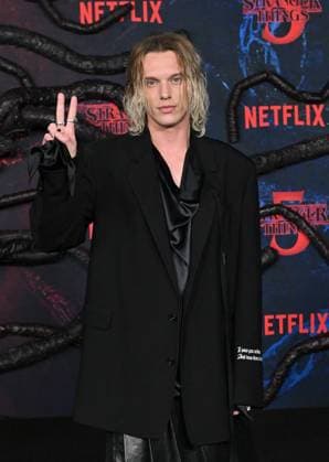 ˜Stranger Things 5™ World Premiere Jamie Campbell Bower arriving to Stranger Things 5™ world premiere held at the TCL Chinese Theatre on November 6, 2025 in Hollywood, Ca. Hollywood TCL Chinese Theatre California USA Copyright: xLisaxOConnor xAFF-USA.COMx