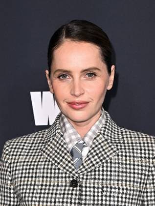 2025 WIF Honors Felicity Jones arriving to the 2025 WIF Honors held at the Beverly Hilton Hotel on November 6, 2025 in Beverly Hills, Ca. Beverly Hills Beverly Hilton Hotel California USA Copyright: xStarbuck AFF-USA.COMx