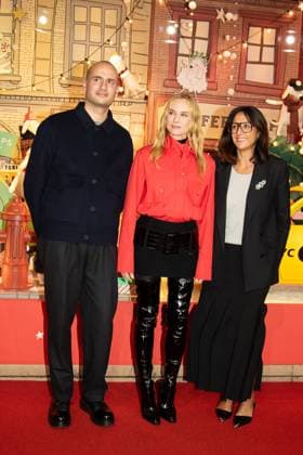 Inauguration des Vitrines animus et des illuminations de Noel 2024 du Printemps Launch of the Christmas windows animations and lights at Le Printemps Jean Gasnier, Diane Kruger et Laetitia Henry 450435 2000 01 01 Paris France  Copyright: xSebastienxFremontx xStarfacex STAR_450435_006