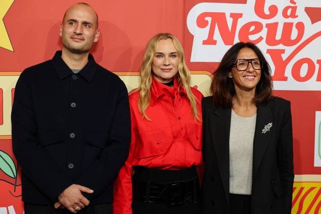 Inauguration des Vitrines animus et des illuminations de Noel 2024 du Printemps Launch of the Christmas windows animations and lights at Le Printemps Jean Gasnier, Diane Kruger et Laetitia Henry 450435 2000 01 01 Paris France  Copyright: xSebastienxFremontx xStarfacex STAR_450435_010