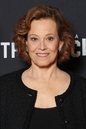 Sigourney Weaver Retrospective at la cinematheque Retrospective Sigourney Weaver à la Cinematheque Frederic Bonnaud, Sigourney Weaver et Costa Gavras 450438 2025 11 06 France Weaver, Sigourney  Copyright: xSebastienxFremontx xStarfacex STAR_450438_013