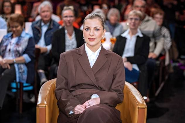 MDR Riverboat Comedian Laura Larsson on the occasion of the recording of the MDR talk show Riverboat on 06 11 2025 at Mediacity Leipzig 20251106SFL0047