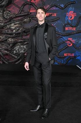 ˜Stranger Things 5™ World Premiere Alex Breaux arriving to the Stranger Things 5™ world premiere held at the TCL Chinese Theatre on November 6, 2025 in Hollywood, Ca. Hollywood TCL Chinese Theatre California USA Copyright: xLISAxOConnor xAFF-USA.COMx