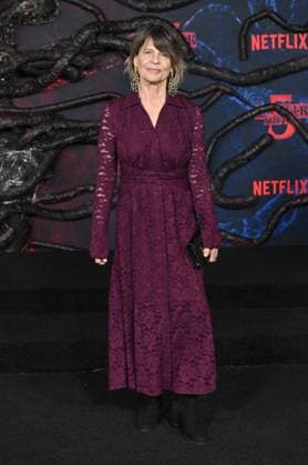 ˜Stranger Things 5™ World Premiere Linda Hamilton arriving to the Stranger Things 5™ world premiere held at the TCL Chinese Theatre on November 6, 2025 in Hollywood, Ca. Hollywood TCL Chinese Theatre California USA Copyright: xLISAxOConnor xAFF-USA.COMx