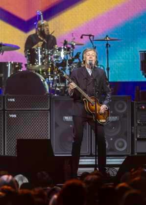 November 6, 2025, Nashville, Tennessee, USA: November 6, 2025: Paul McCartney performs in Nashville on at The Pinnacle as part of his Got Back 2025 tour. The concert featured music from The Beatles, Wings, and his solo career. Nashville USA  - ZUMAh234 20251106_zsp_h234_003 Copyright: xMarkxEdwardxHarrisx
