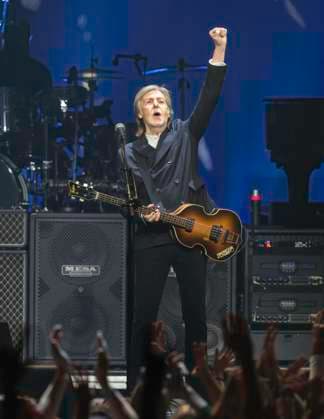 November 6, 2025, Nashville, Tennessee, USA: November 6, 2025: Paul McCartney performs in Nashville on at The Pinnacle as part of his Got Back 2025 tour. The concert featured music from The Beatles, Wings, and his solo career. Nashville USA  - ZUMAh234 20251106_zsp_h234_006 Copyright: xMarkxEdwardxHarrisx