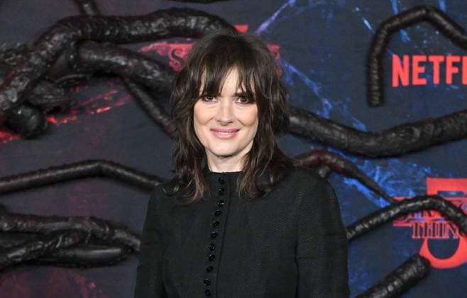 ˜Stranger Things 5™ World Premiere Winona Ryder arriving to the Stranger Things 5™ world premiere held at the TCL Chinese Theatre on November 6, 2025 in Hollywood, Ca. Hollywood TCL Chinese Theatre California USA Copyright: xLISAxOConnor xAFF-USA.COMx