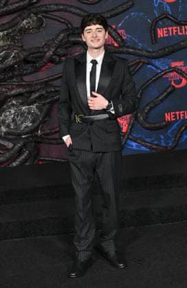 ˜Stranger Things 5™ World Premiere Noah Schnapp arriving to the Stranger Things 5™ world premiere held at the TCL Chinese Theatre on November 6, 2025 in Hollywood, Ca. Hollywood TCL Chinese Theatre California USA Copyright: xLISAxOConnor xAFF-USA.COMx