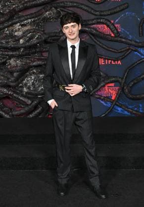 ˜Stranger Things 5™ World Premiere Noah Schnapp arriving to the Stranger Things 5™ world premiere held at the TCL Chinese Theatre on November 6, 2025 in Hollywood, Ca. Hollywood TCL Chinese Theatre California USA Copyright: xLISAxOConnor xAFF-USA.COMx