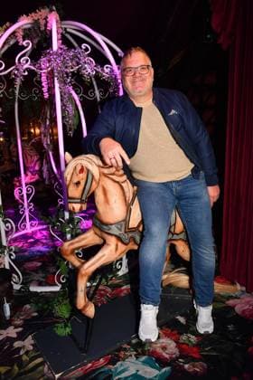 Elton at the Teatro Secret Garden premiere on 6 11 2025 at the Spiegelpalast in Munich Teatro Dinnershow Secret Garden Gala Premiere 2025 in Munich